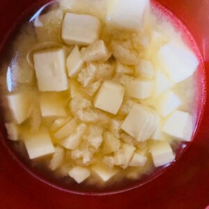 豆腐と油あげのお味噌汁